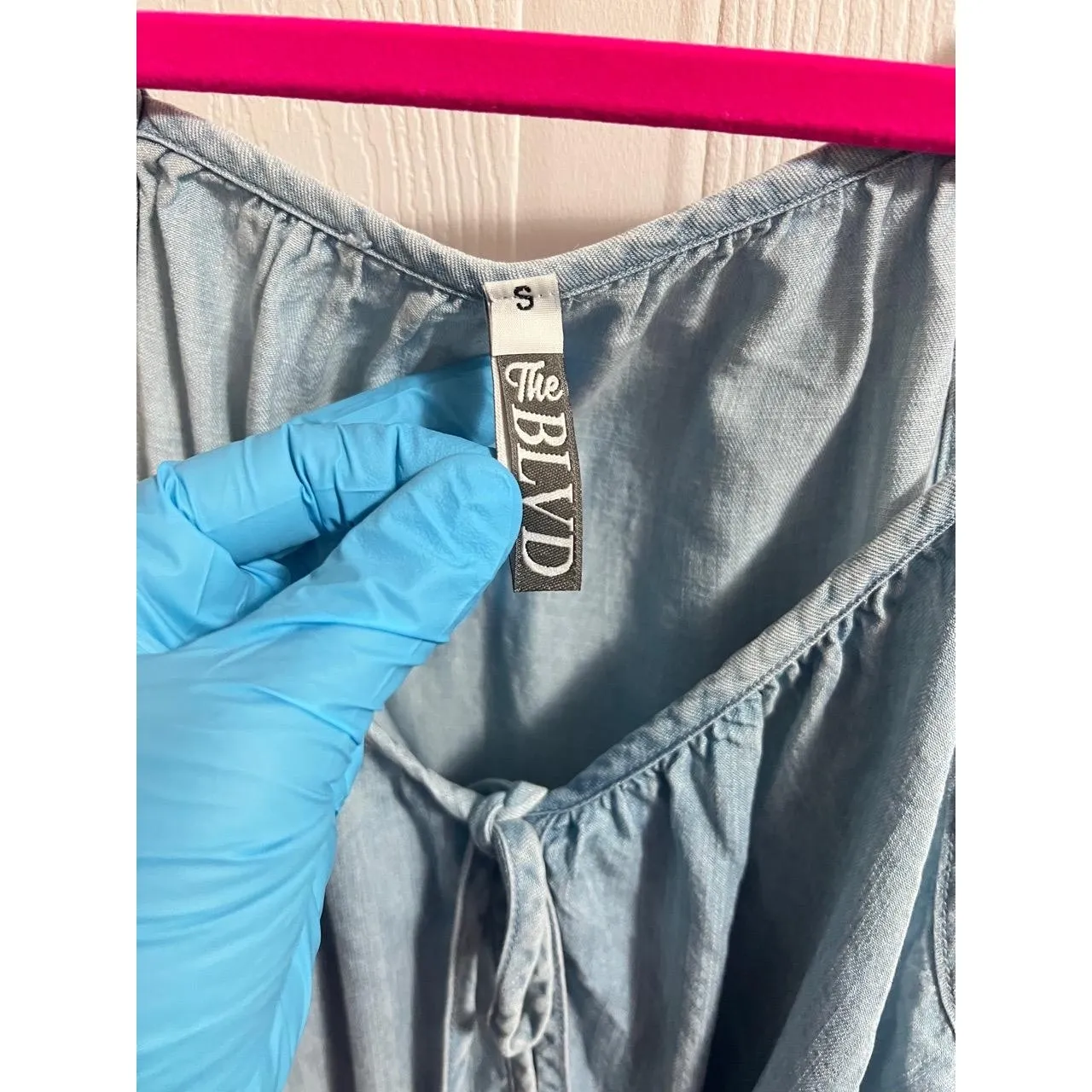 The BLVD Chambray Blouse Tank Top Womens Small Tie Front Blue - Image 4