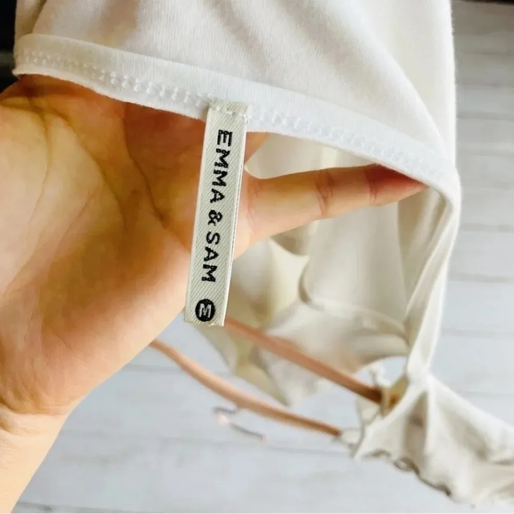 EMMA &‎ SAM White Off The Shoulder Top Medium - Image 5