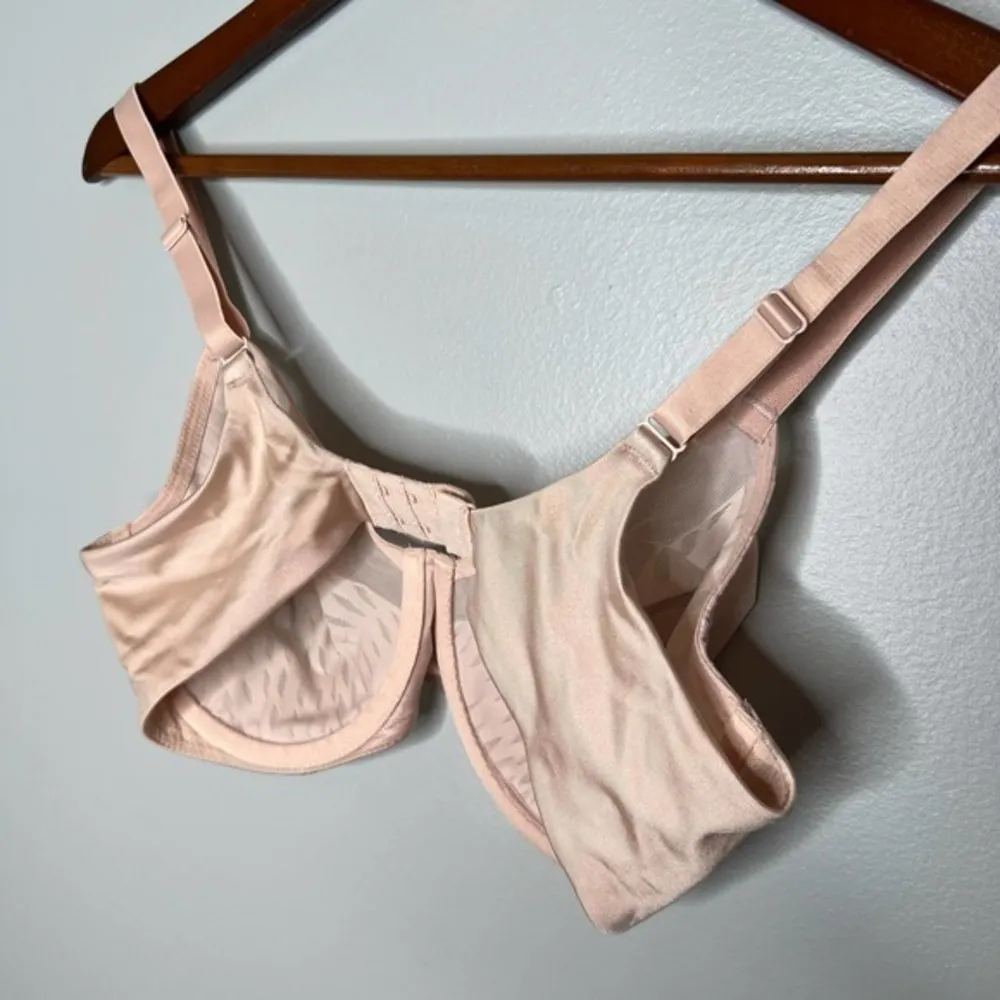 Wacoal underwire bra non molded cups adjustable size 36D - Image 2