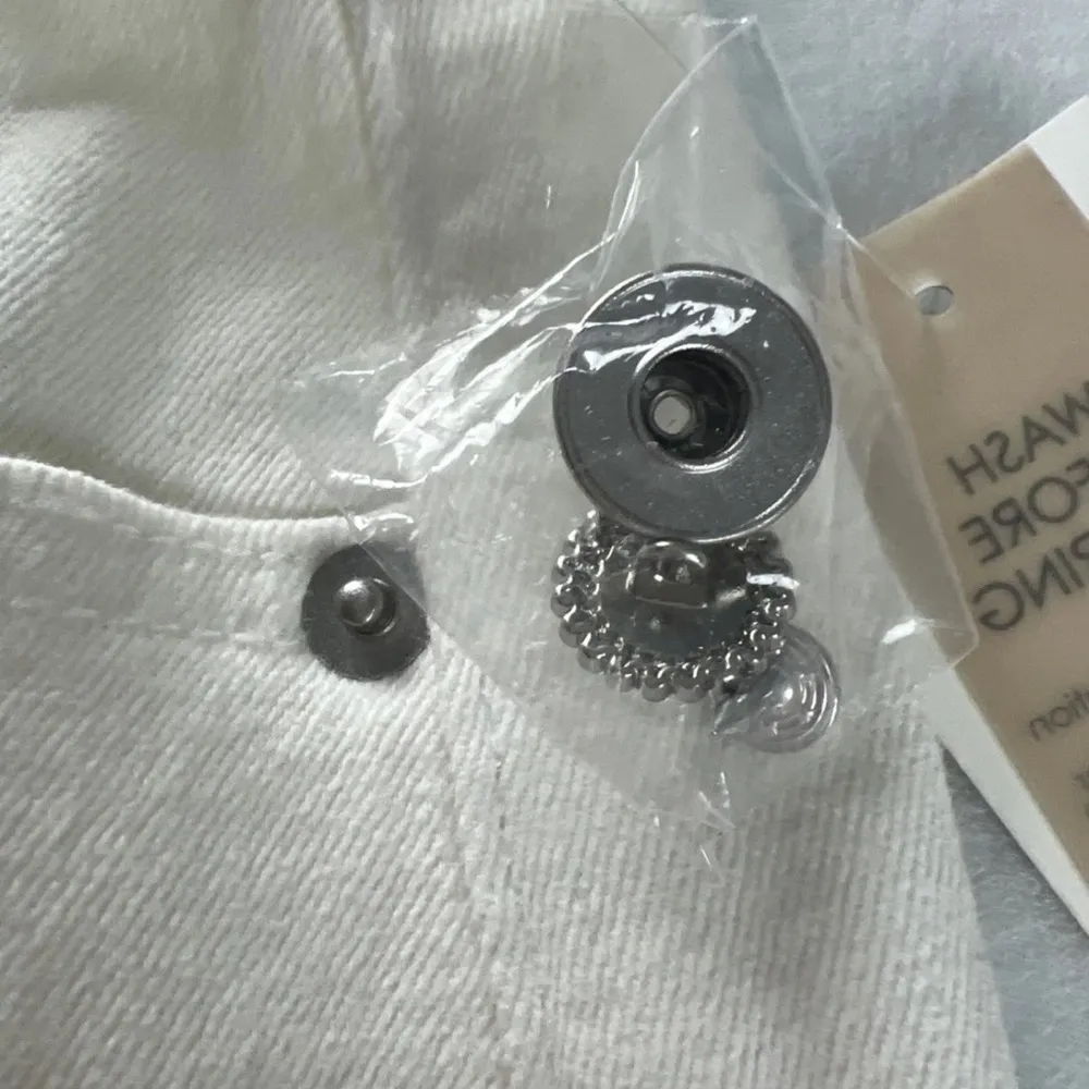 Cece Womens Plus Straight Leg Ankle White Jeans with Faux Pearl Detail Size 24W - Image 6