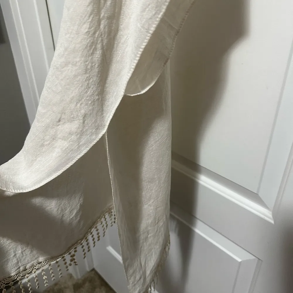 Steve Madden Crochet Lace and Fringe Trim Topper OSFM. NWT - Image 4