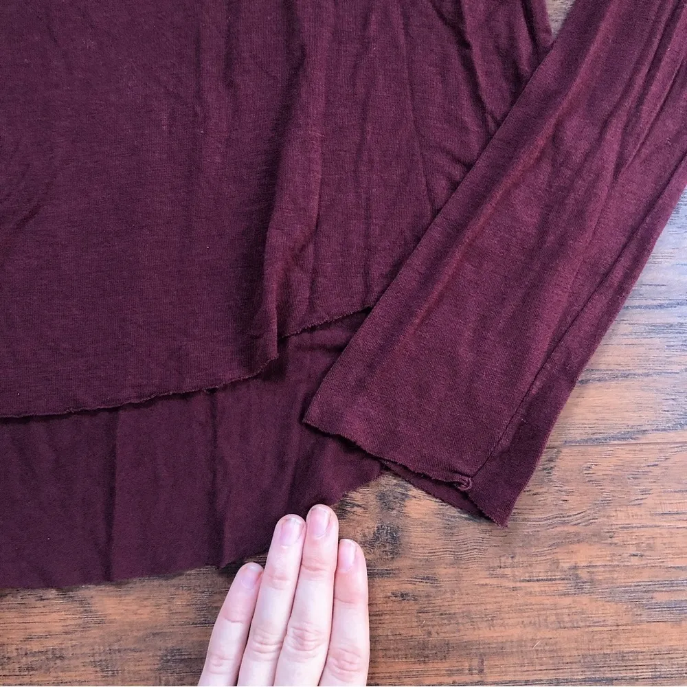House of Harlow 1960 • lightweight tee maroon raw edge flowy long sleeve rayon - Image 5
