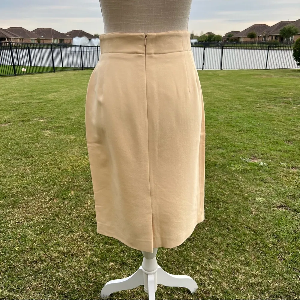 Escada Silk And Wool Beige Pencil Skirt Size 40 - Image 4