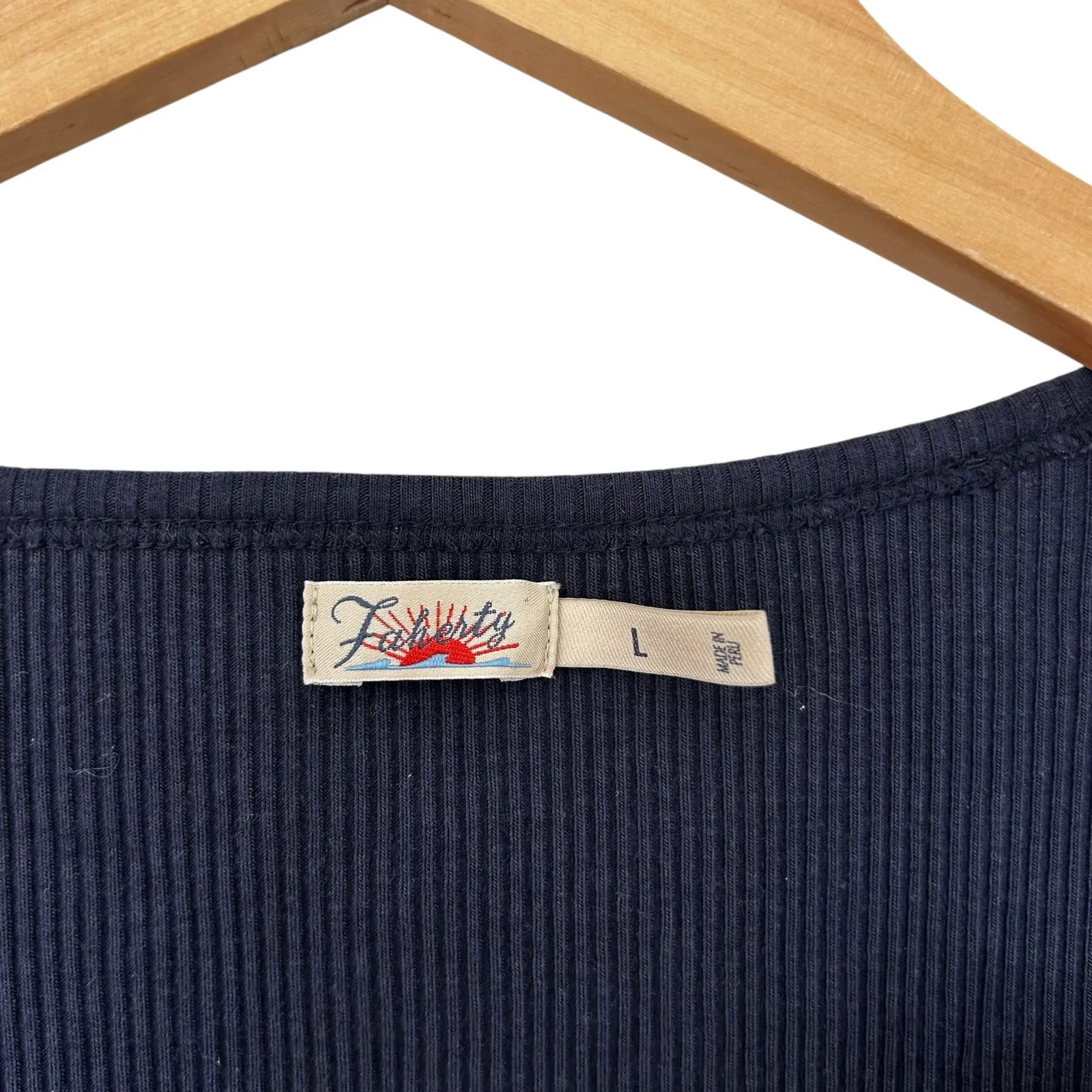 Faherty  Navy Blue Ribbed 1/2 Sleeve Shirt Sz L - Image 2