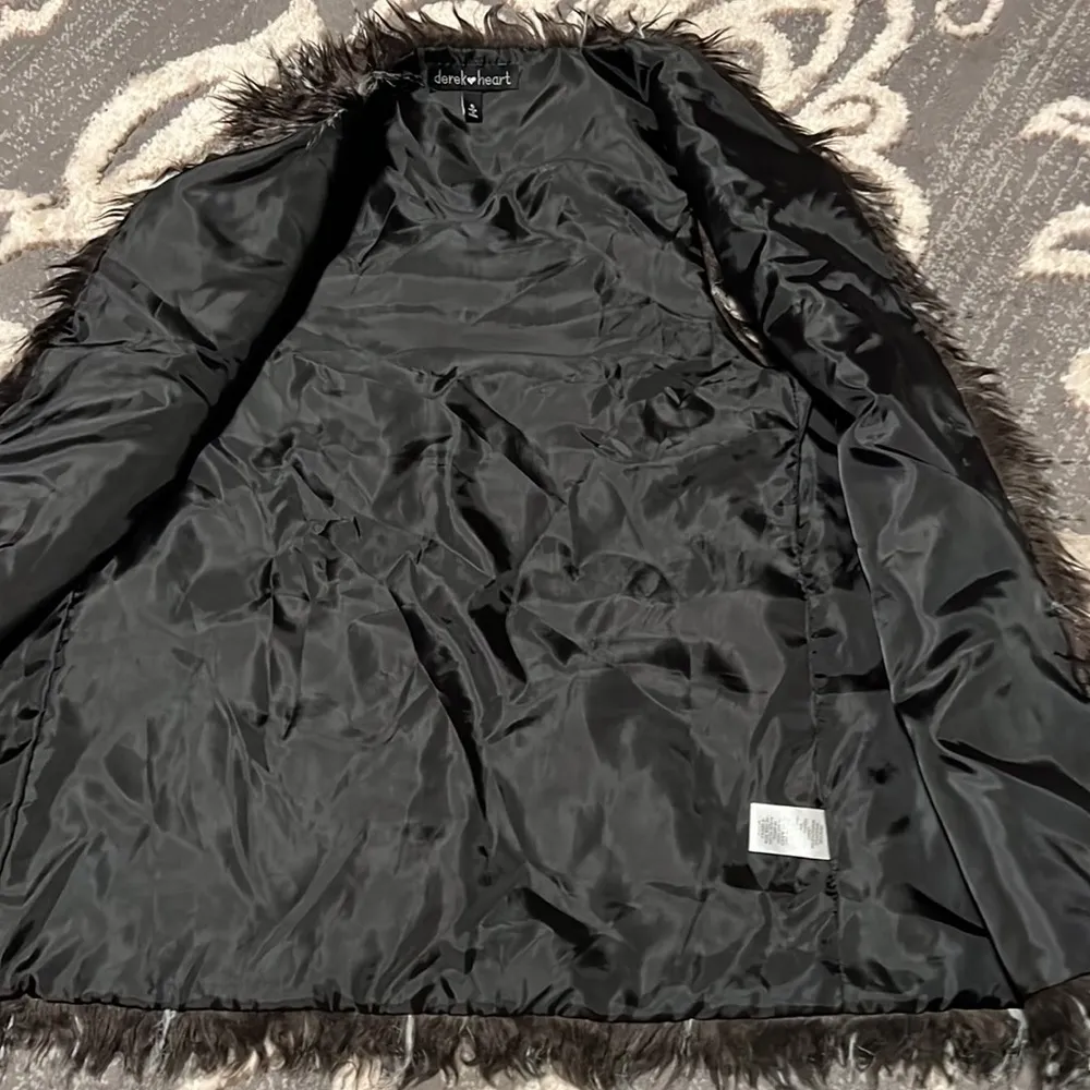 Derek heart vest. Like new. - Image 2