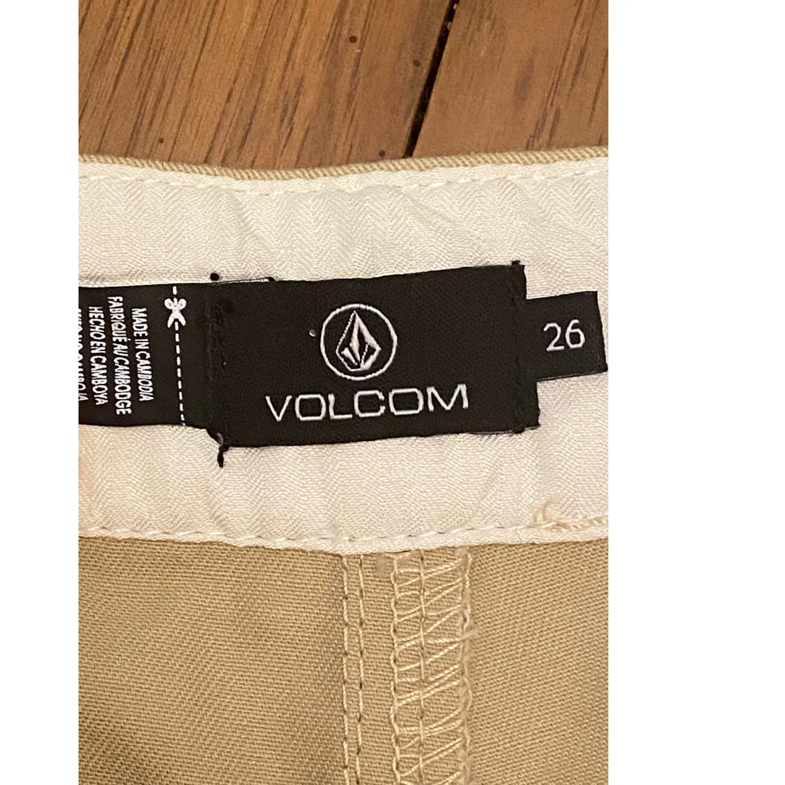NWT Volcom So Chickie Short Khaki Chino Shorts Size 26 Skate Surf Beach Vacay - Image 2