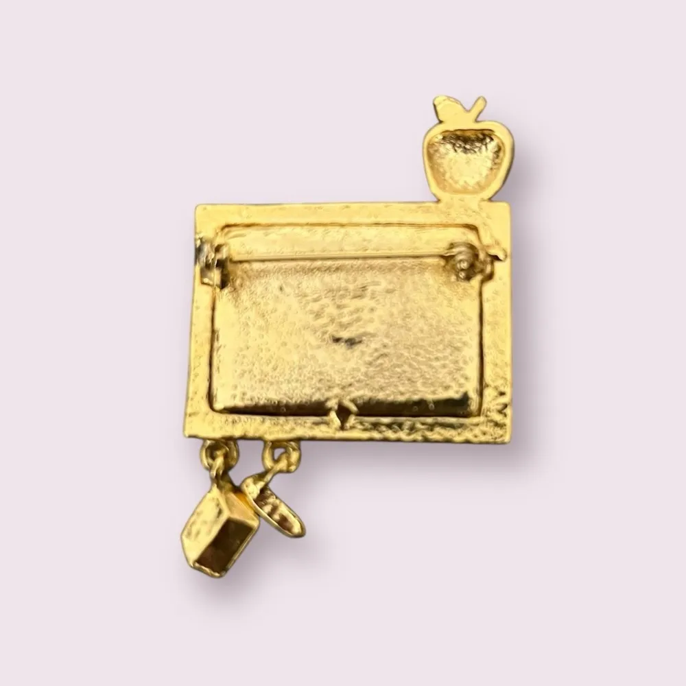 VTG I LOVE TO TEACH Chalkboard Gold Tone Brooch Pin Apple Books School Class - Image 3