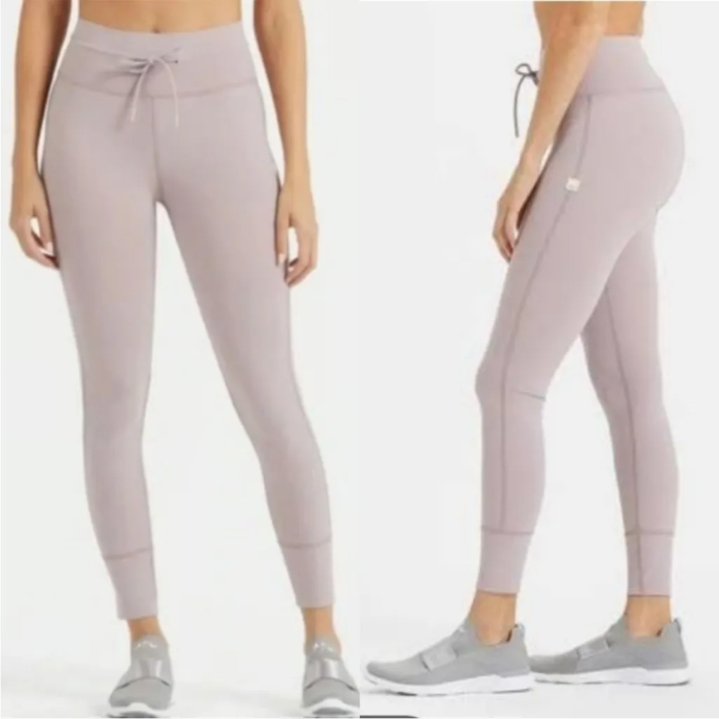 Vuori Daily Legging- Size Medium - Image 7