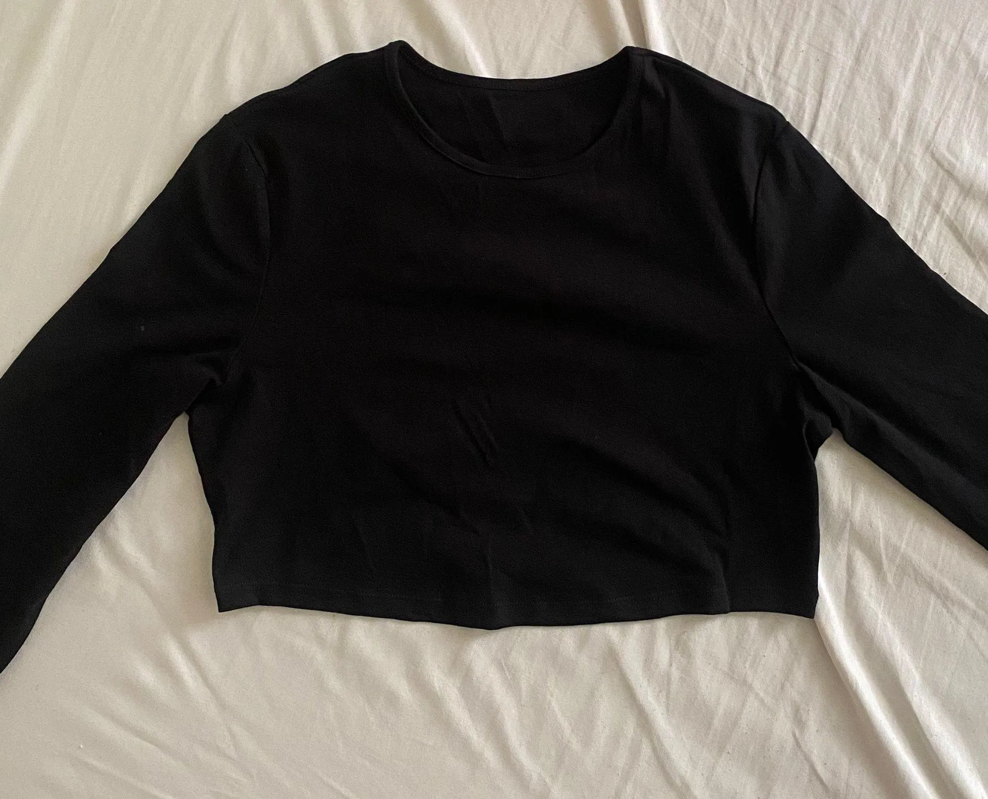 Long Sleeve Crop Top - Image 4