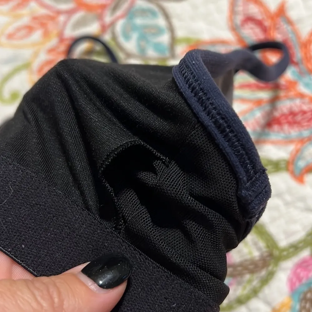 LuLuLemon padded striped athletic top halter back size missing see measurements - Image 7