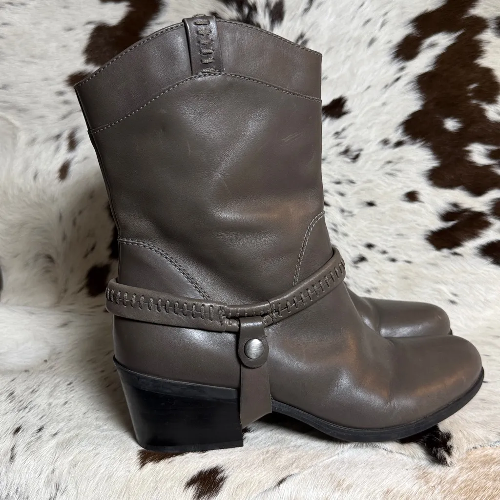 B. Makowsky Hudson Harness Boots Size 9 B15 Gray - Image 7