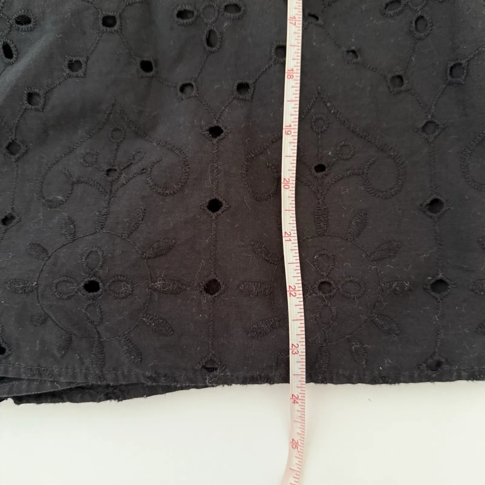 loft tops women size M Black floral short sleeve round neck casual - Image 8