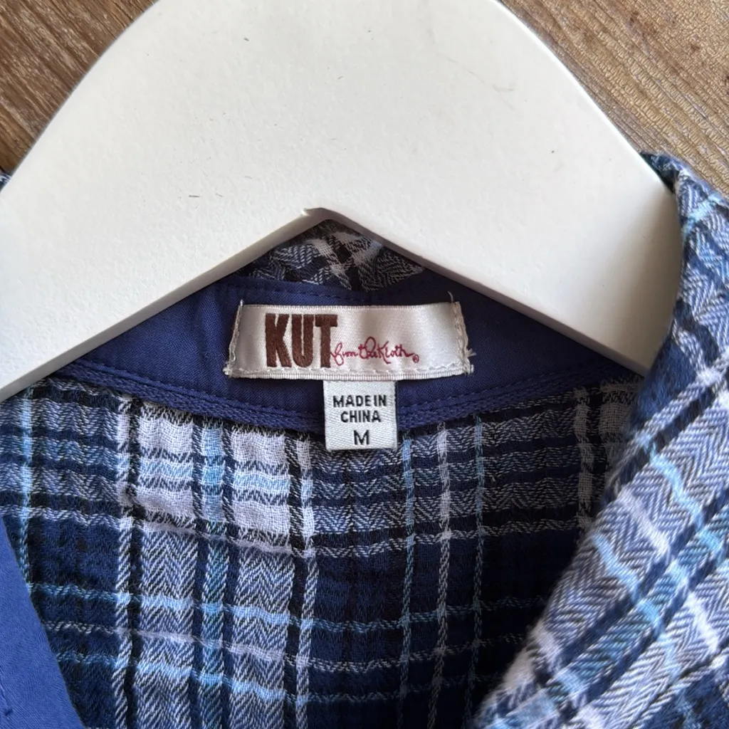 Kut from the Kloth Navy and White Plaid textured light weight dress shirt medium - Image 3