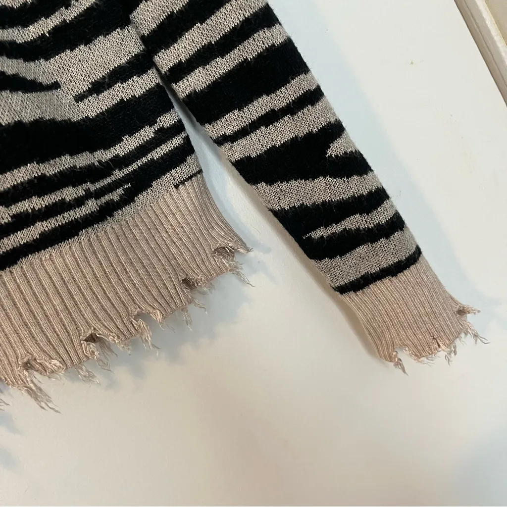 Fate Zebra stripe distressed knit sweater tan and black women’s medium wool - Image 4