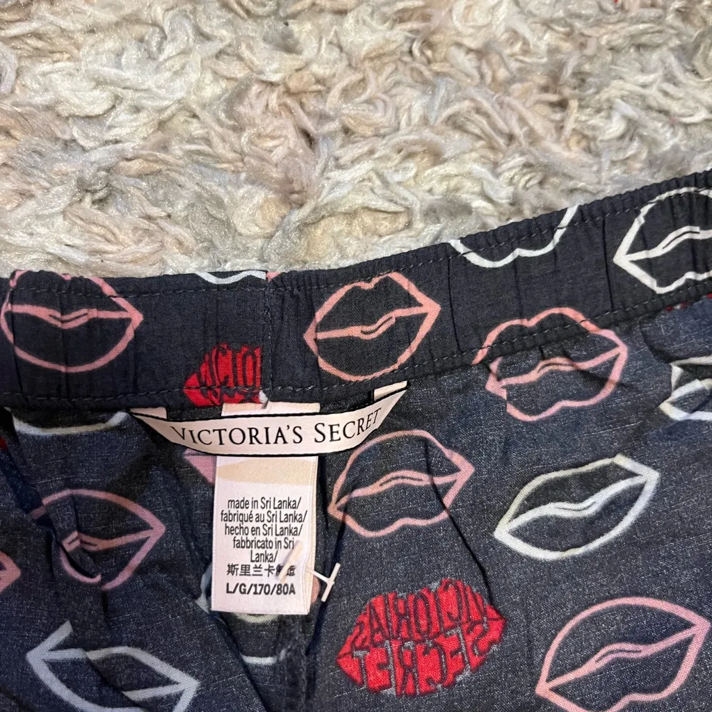 VICTORIA’S SECRET Pajama shorts - Size large - Image 3