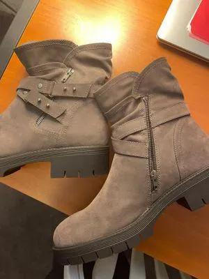 Maurice's  Boots - Image 2