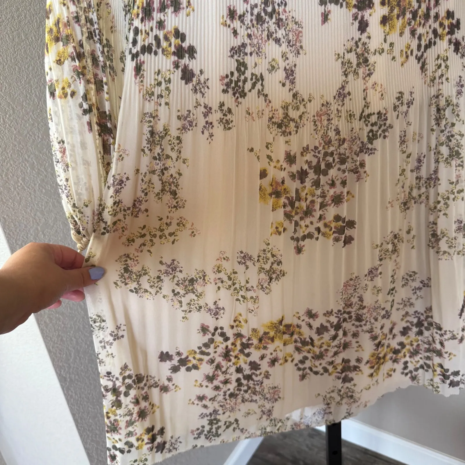 Wilfred Aritzia Floral Off Shoulder Mini Dress Long Sleeve Women's Size Small‎ Tan - Image 4