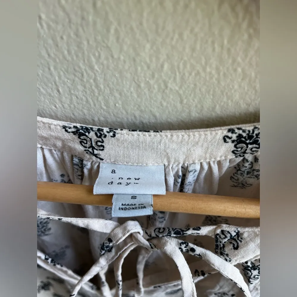 a new day beige/cream and black floral long sleeve top - Image 3