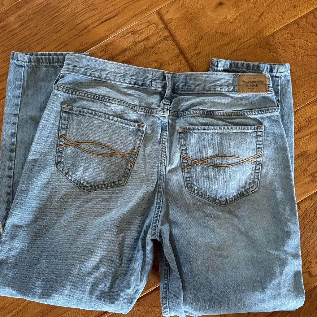 Abercrombie & Fitch Boyfriend Jeans Women’s Size 6R Mid Rise Distressed Denim - Image 4