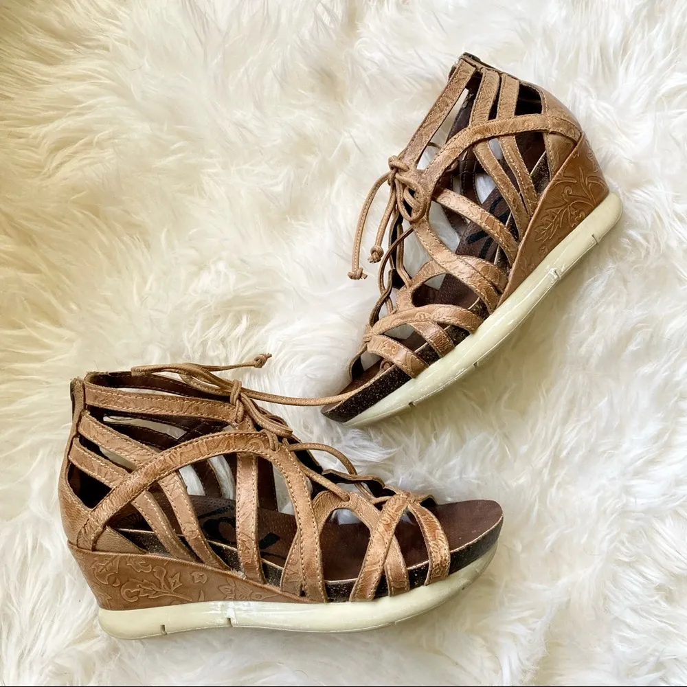 OTBT Nomadic Tooled Leather Wedge Lace Up Gladiator Sandals Zip Sz 6.5 Tan/brown - Image 2