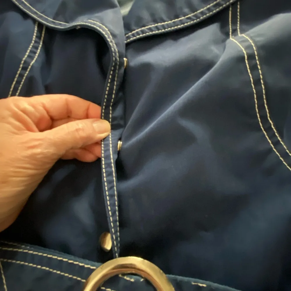 Vintage 60’s/70’s Navy Trench Coat with White Accents Parisian Chic Old Money Blue Size undefined - Image 6