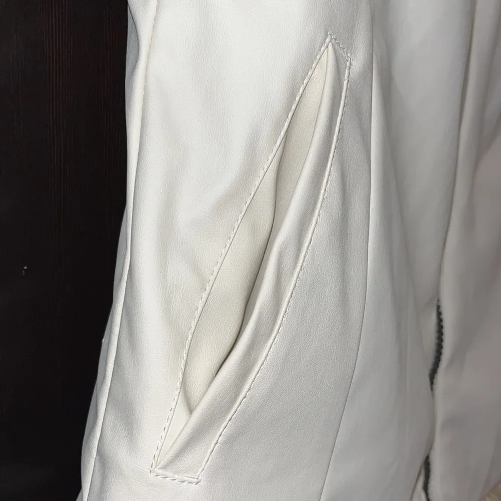 FUDA Reversible Faux Fur / Cream Vest Size M Tan Size M - Image 9