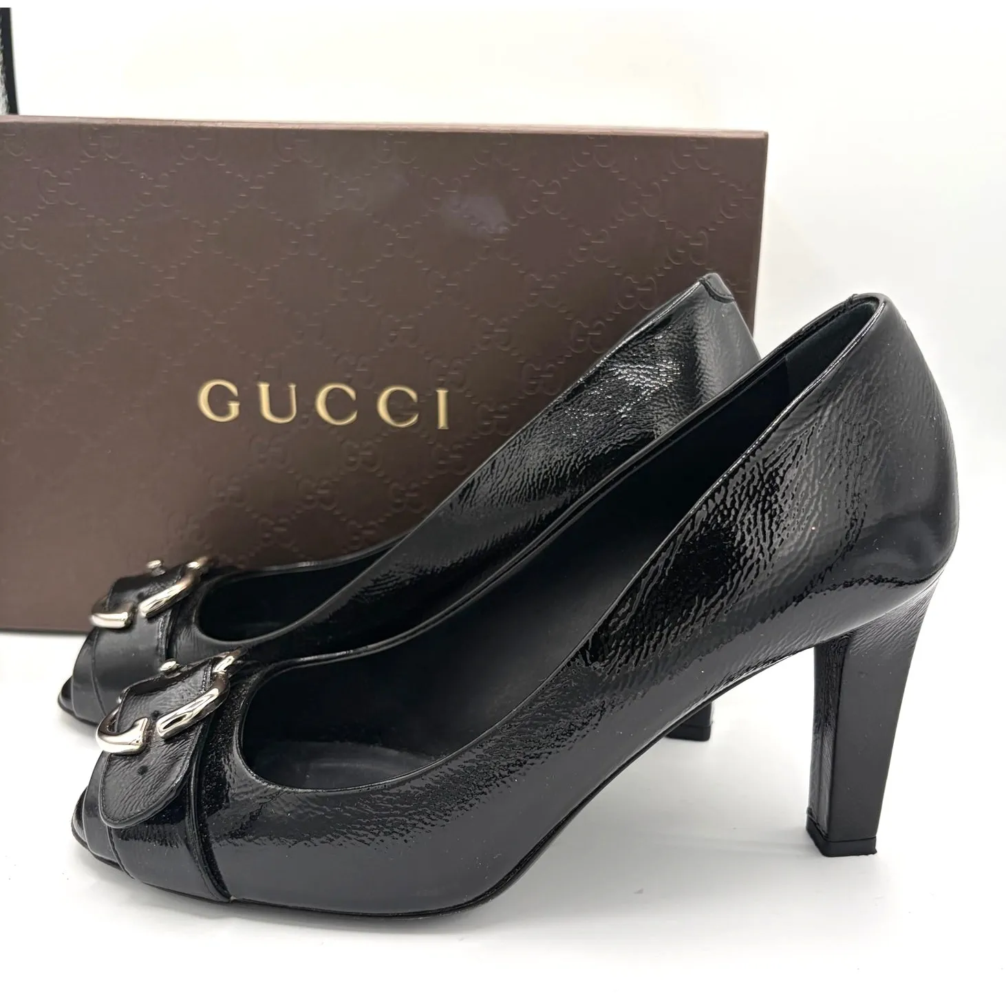 GUCCI Sachalin GG Buckle Patent Black Leather Peep Toe Heels Sz 39.5 Luxury - Image 2