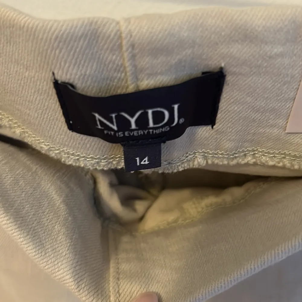 NYDJ Pull On Skinny Ankle Jeans in Feather - Image 7