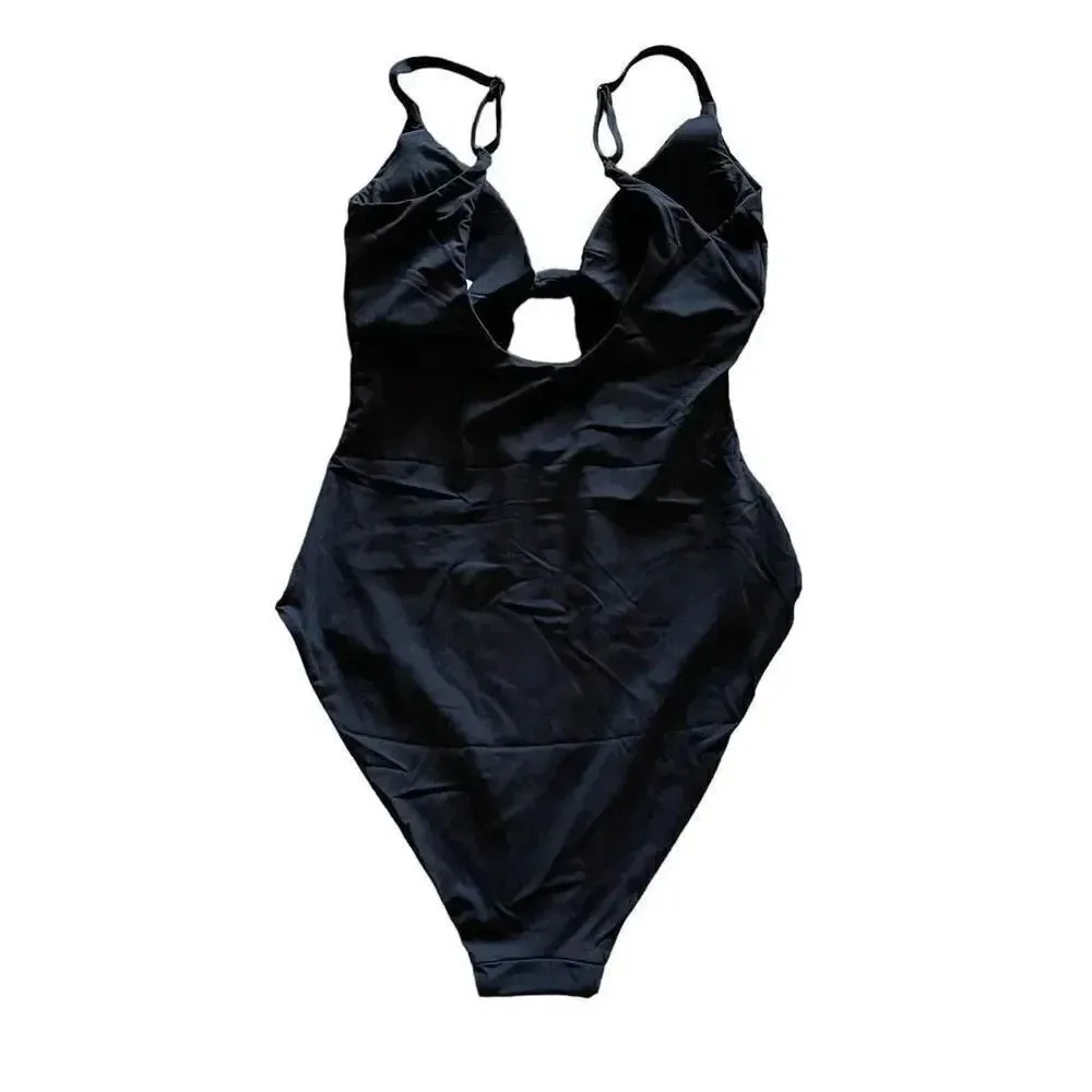 Andie The Santorini
One Piece Bathing Suit
Black Adjustable Straps SZ LT # 1444 Black Size L - Image 6