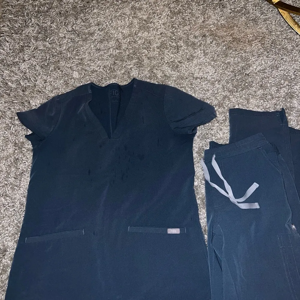 Figs Women’s XS Dark Harbor Scrub Set Casma Top and Yola Pant PO1235 READ - Image 5