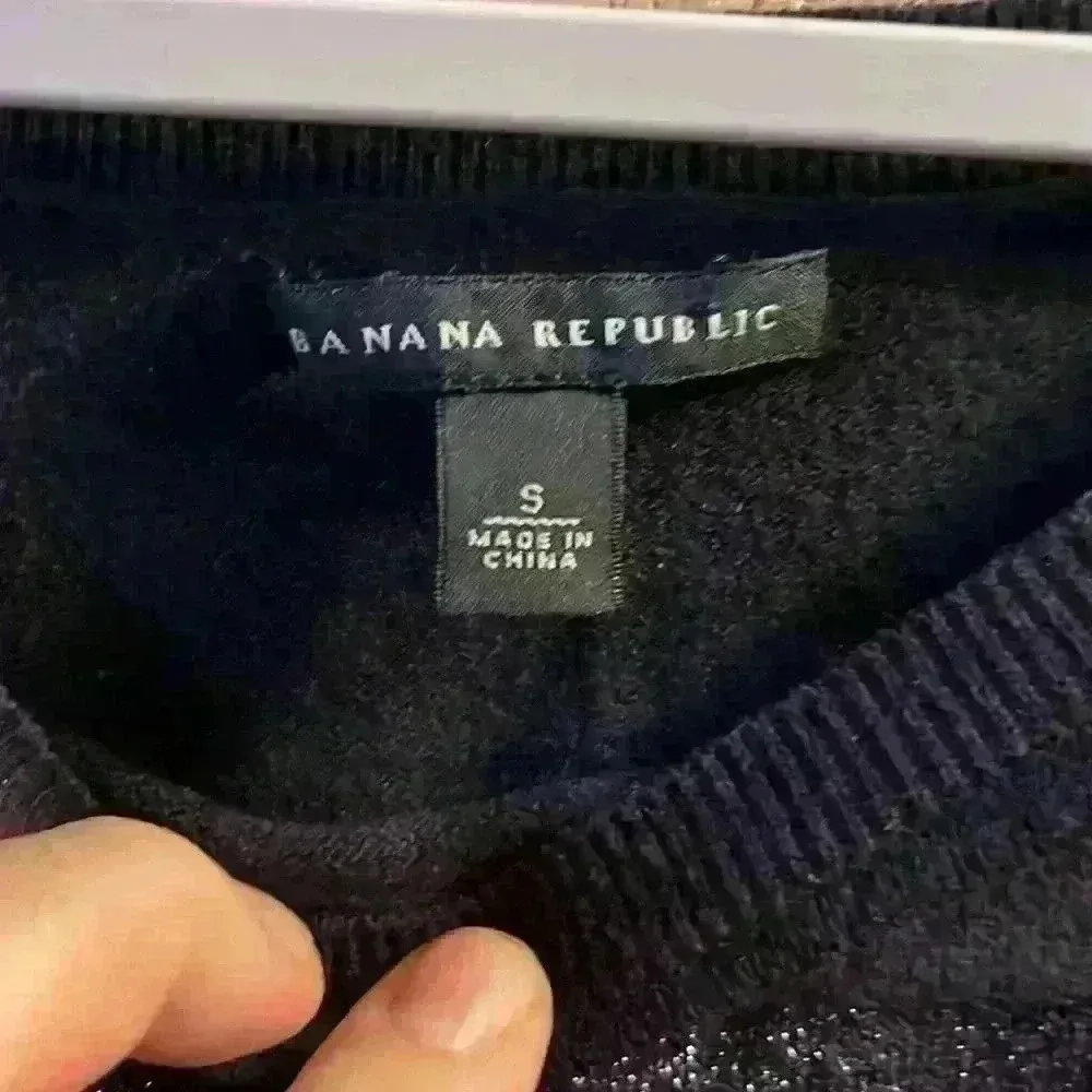 Banana Republic Sweater - Image 2