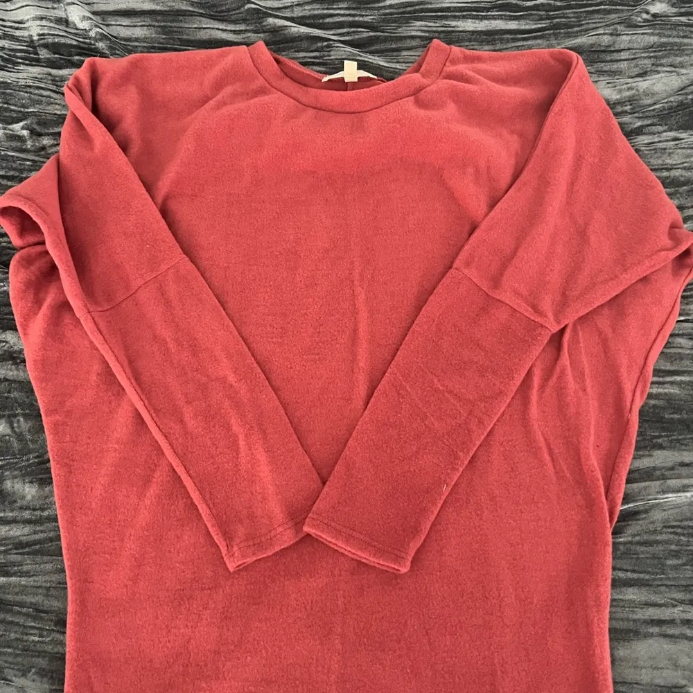 Cozy Red Women's Sweater Size M - Image 3