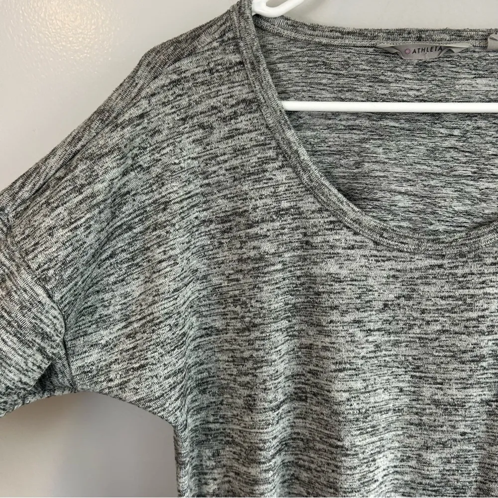 Athleta Heathered Grey Batwing & Robin Kangaroo Pocket Top Size Small - Image 3