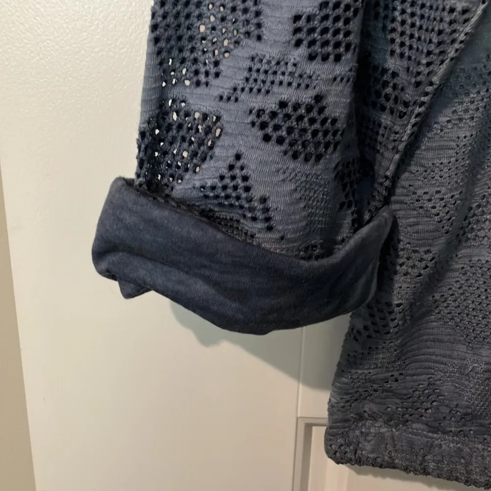 Anthropologie Saturday Sunday Blue Laser Cut Long Sleeve Top Size Medium - Image 2