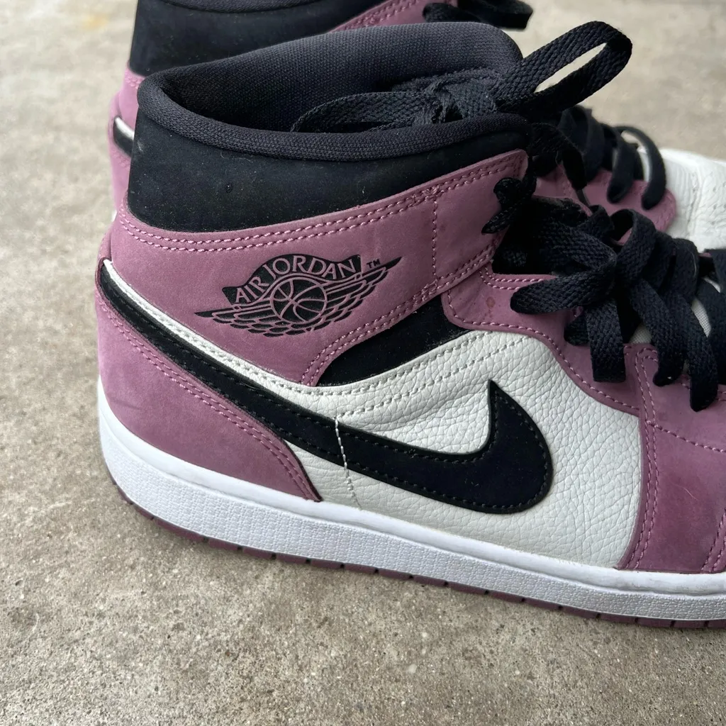 NIKE Air JORDAN 1 RETRO MID SE Black Mulberry Pink Size 10.5W / 9M DC7267 500 - Image 11