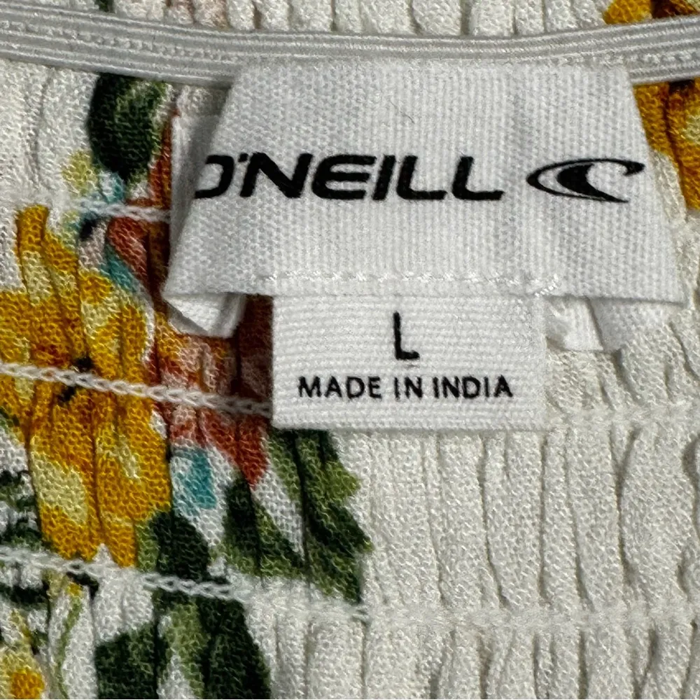 O’Neill Cove Roses Smocked Waist Shorts - Image 10