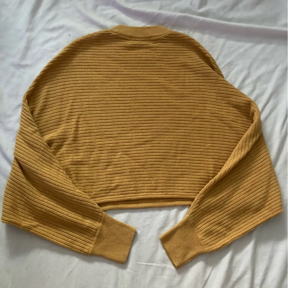 Wilfred Aritzia Yellow Lolan Cropped Ribbed Sweater Size Small Mustard Yellow - Image 5