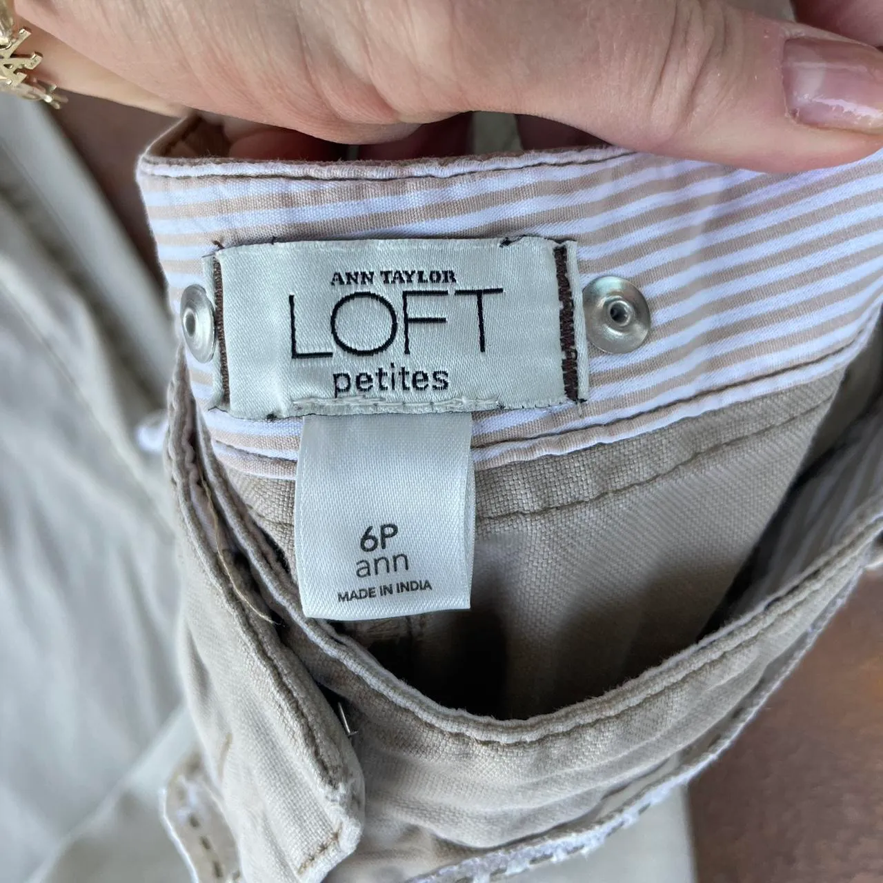 Y2K  capri wide leg cargo pants with a tie waist size 6 - Image 4