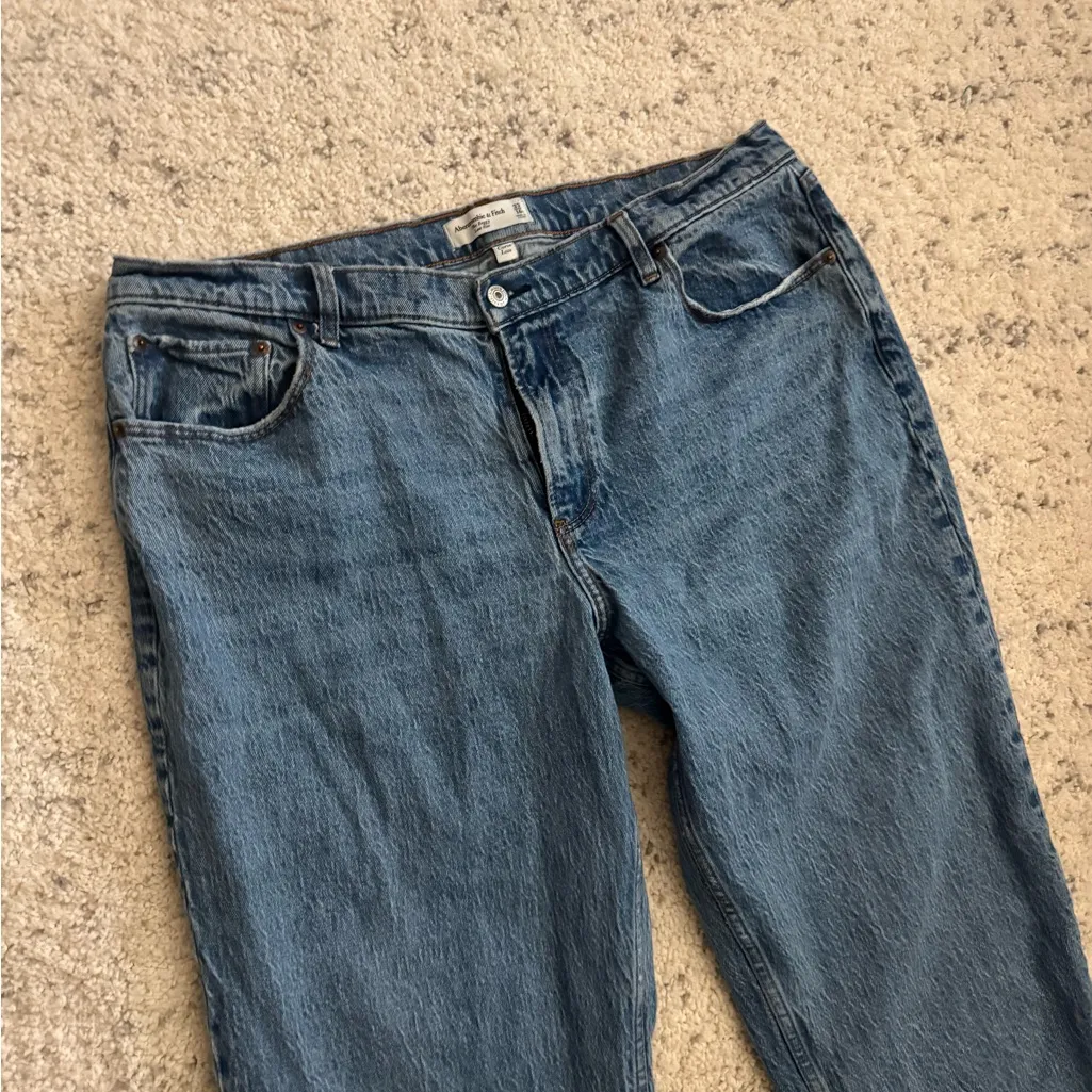 Abercrombie & Fitch Curve Love Low Rise Baggy Jean Medium Wash Size 16 Plus Size - Image 4