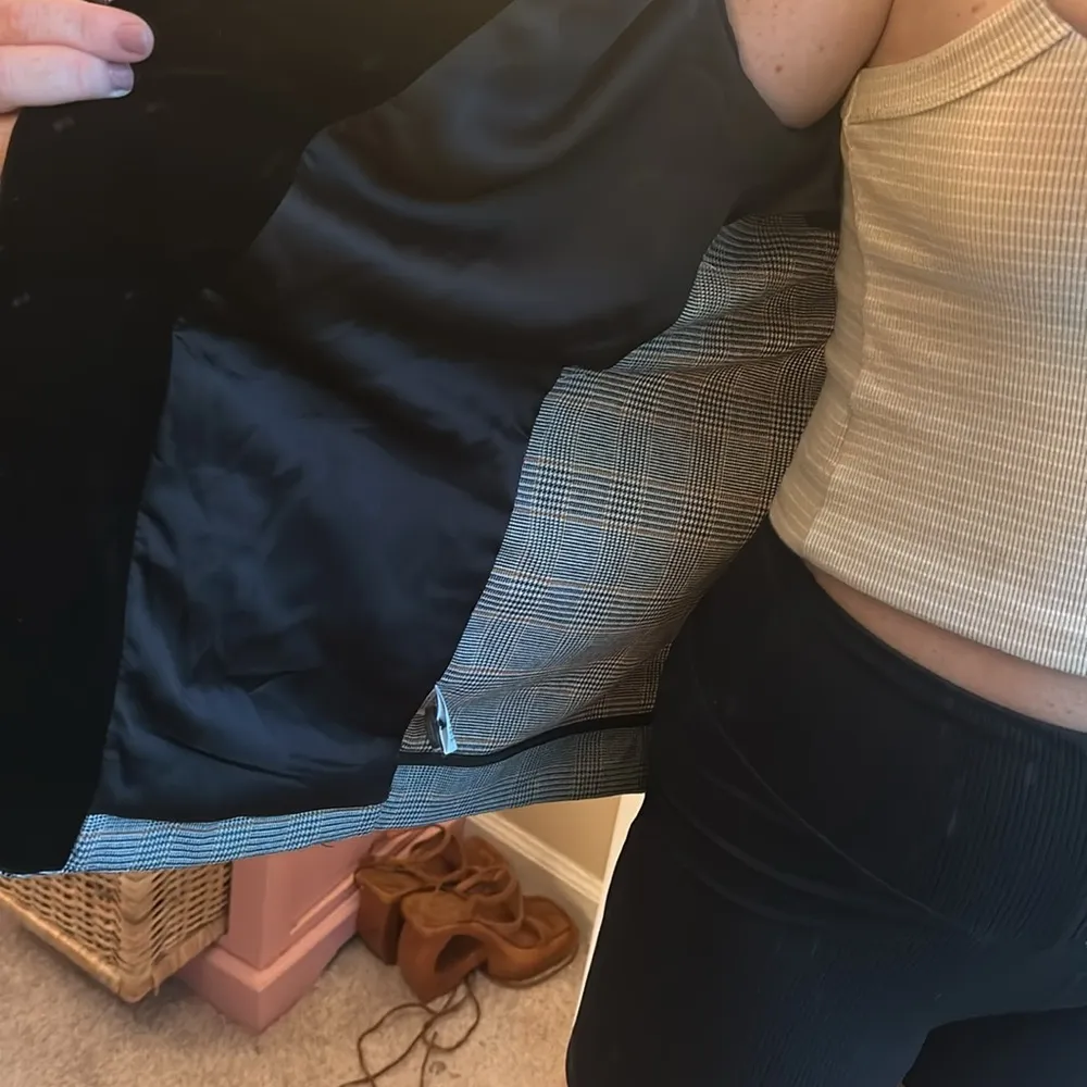 Plaid Black Velvet Collar Oversized Blazer - Image 5