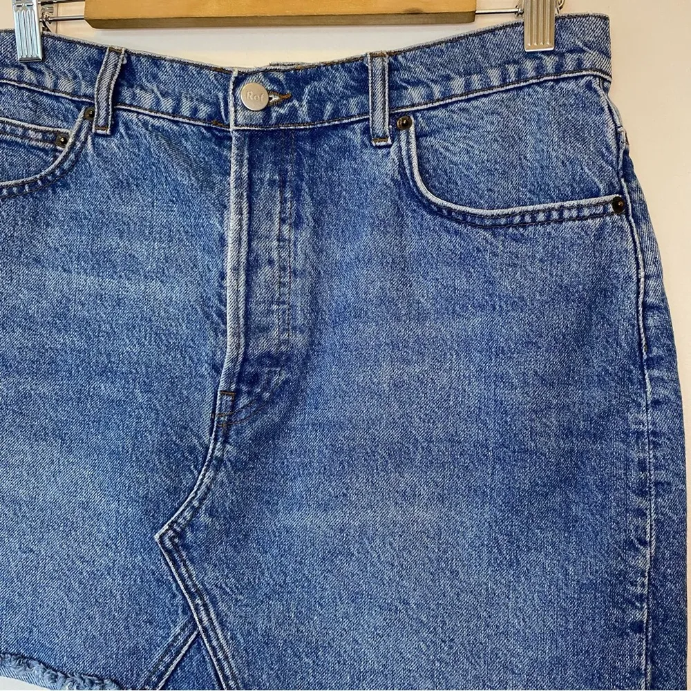 REFORMATION Jeans Cherry Denim Raw Hem Mini Skirt Button Fly Colorado Wash Sz 29 - Image 8