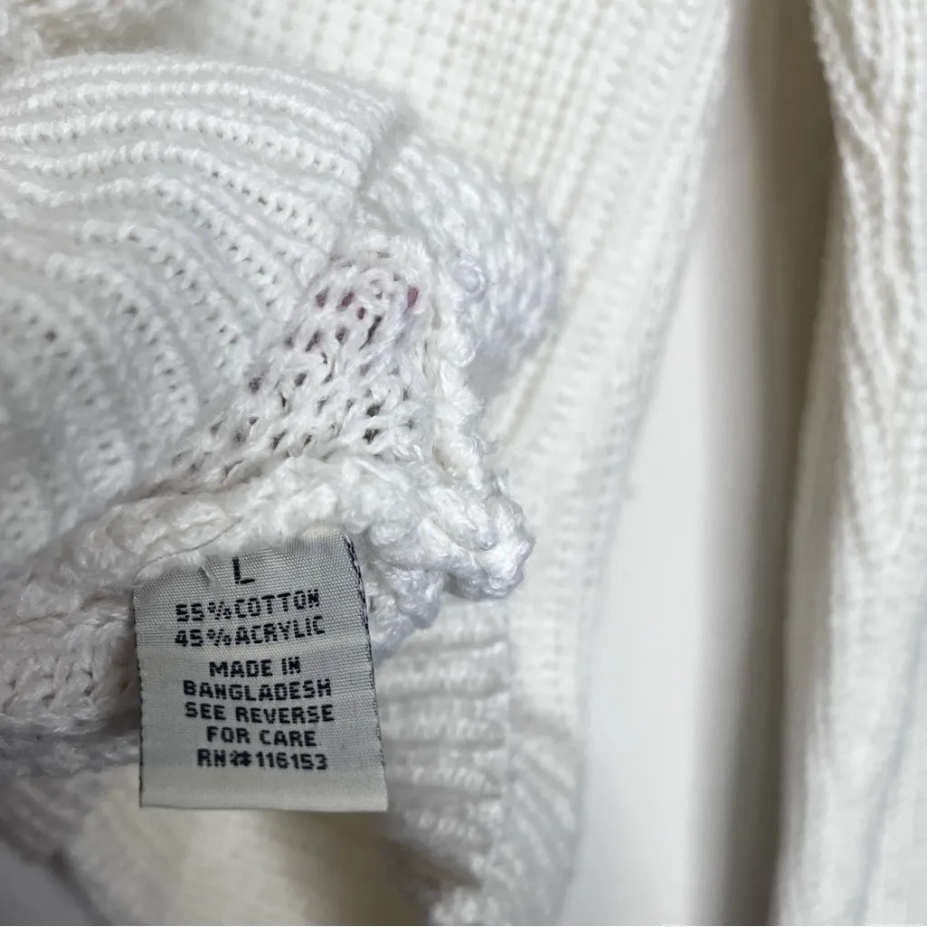 Elegant Cream V-Neck Sweater - Image 4