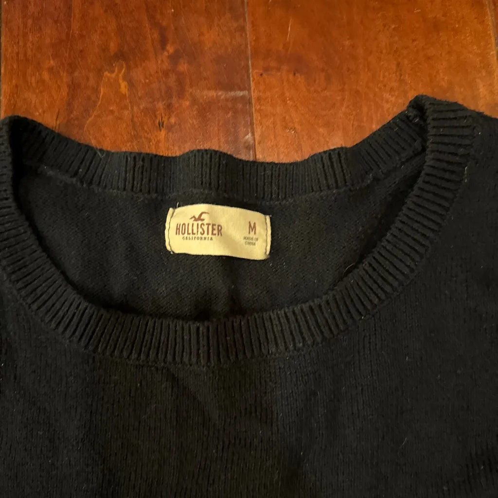 Navy Hollister Sweater - Image 2