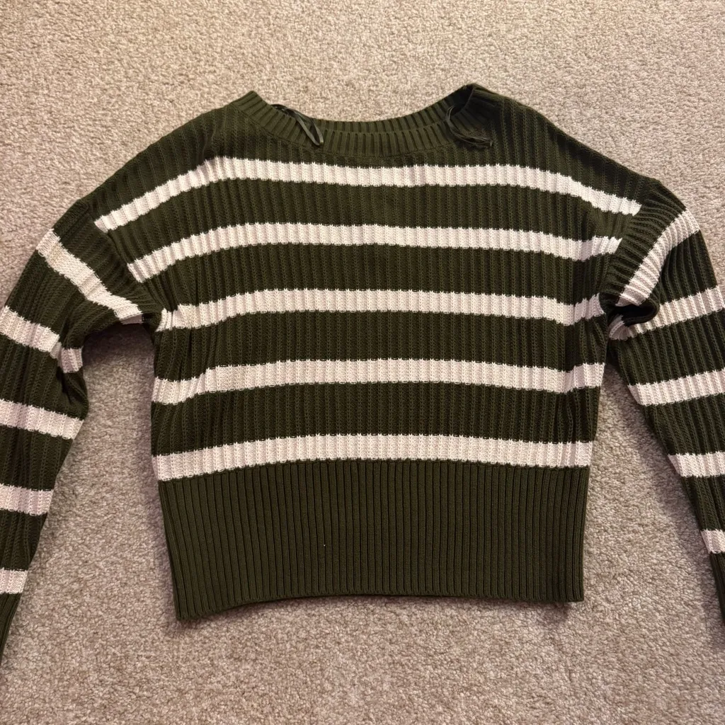 Banana Republic Sweater - Image 2
