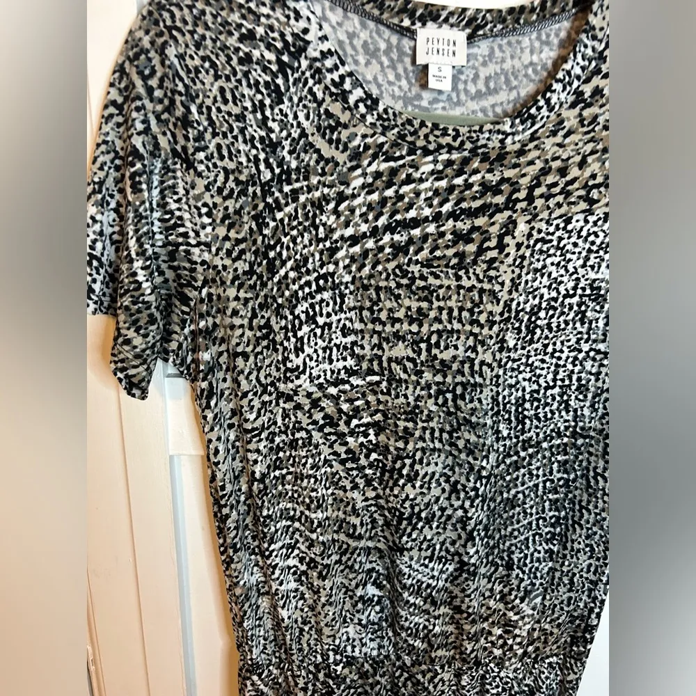 Peyton Jensen Ruched Short Sleeve Dress - Image 5