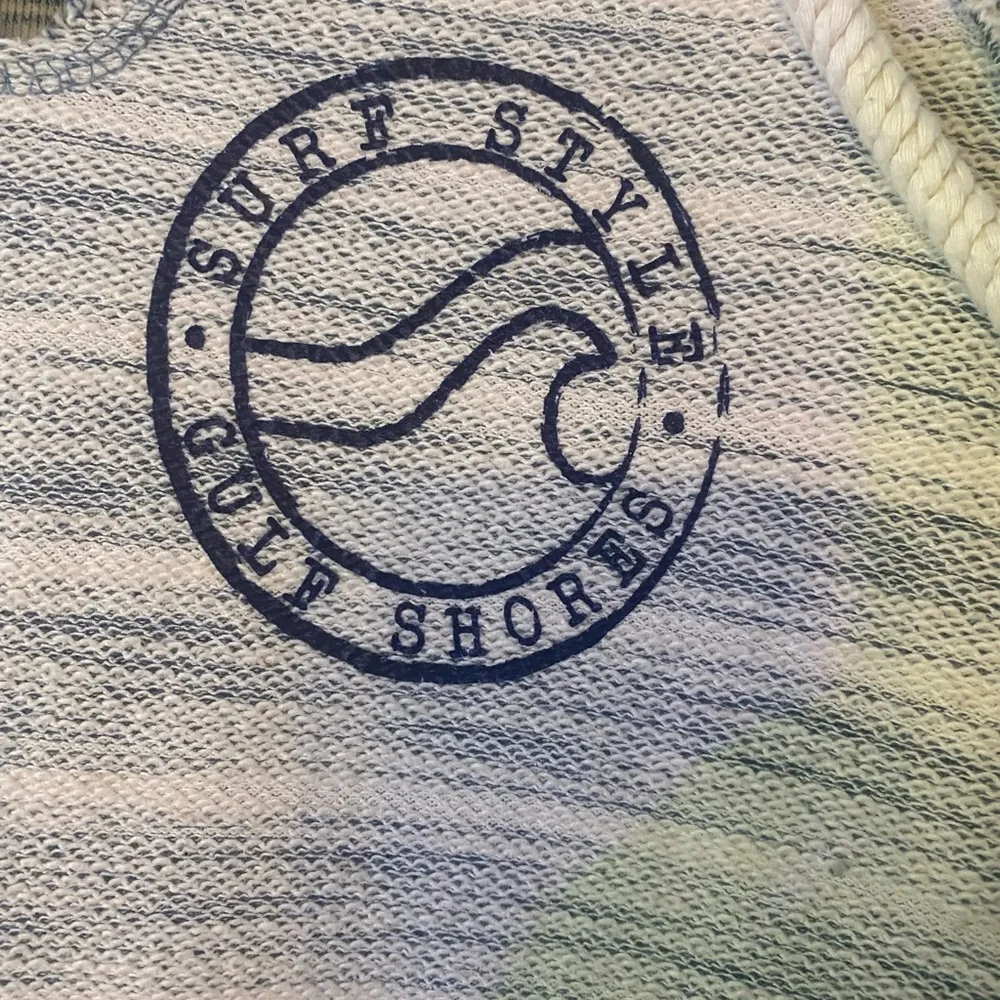 Gulf Shores Distrssed Gray V-Neck Sweater Hoodie NWOT - Image 4