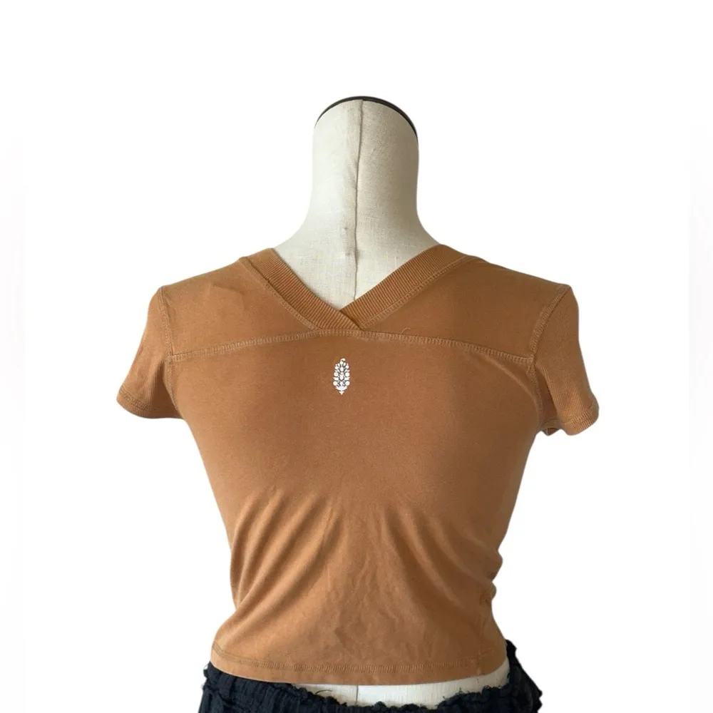 NWOT Free People Movement Hot Shot Baby Tee In Color Camel Stretch - Image 4