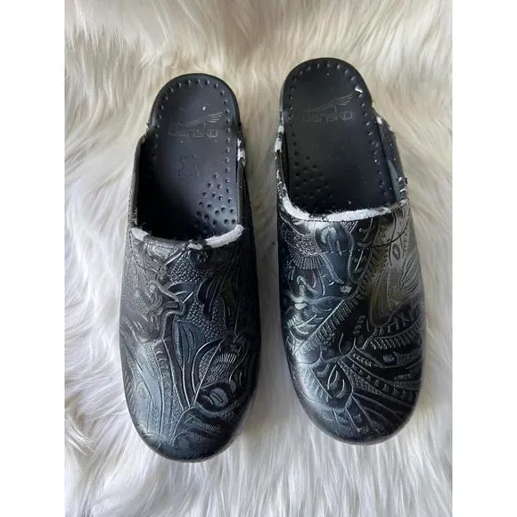 Dansko Black Clogs with Tooled Design size 37 - Image 2