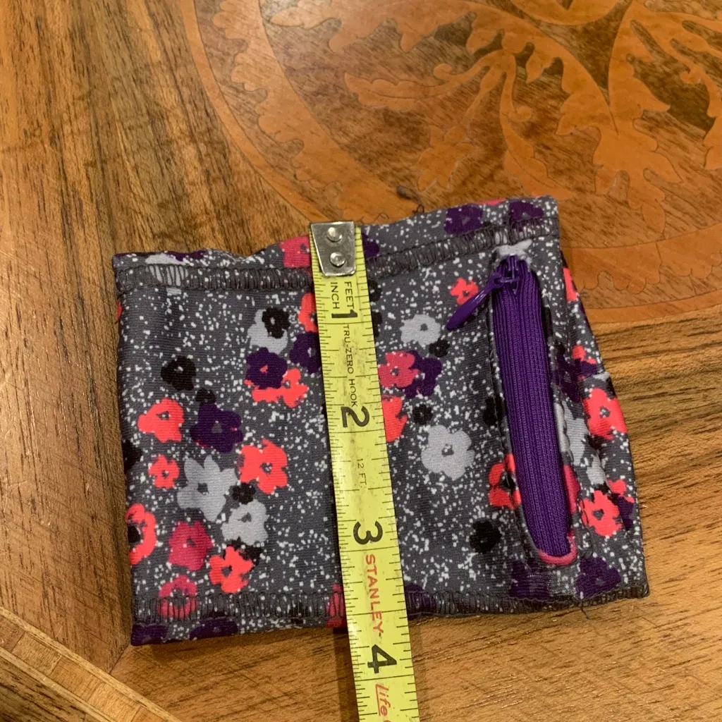 Gertex Zippered Athletic Wristband Sports Pouch Women’s Floral Gray Purple Pink - Image 7
