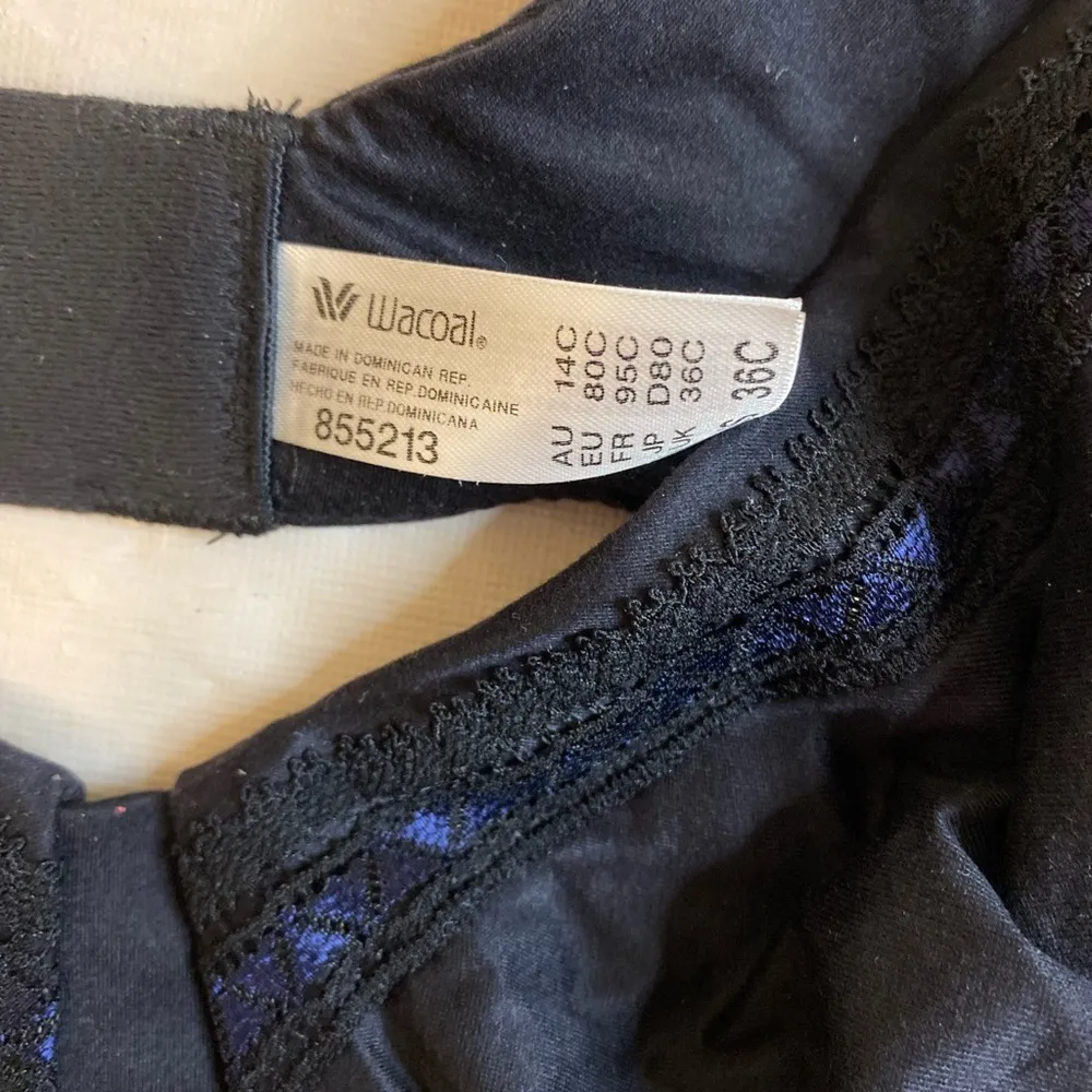 Wacoal Black Underwire Bra Adjustable Straps Lace Detail on Cups Sz 36C - Image 3